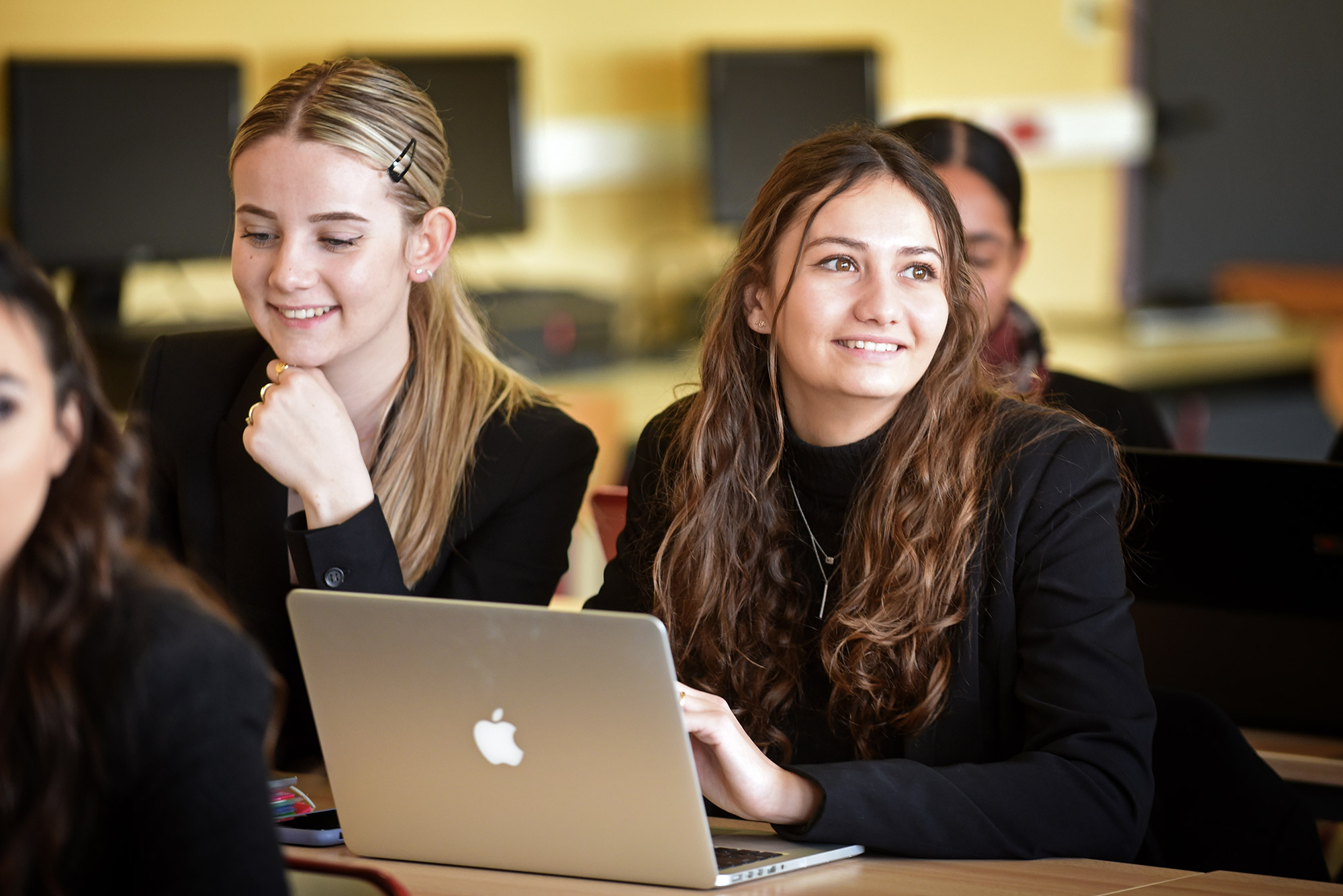 Lycée Aubanel, communication globale